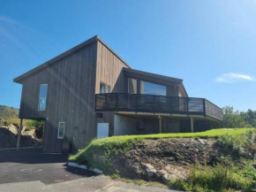 Enebolig med hybel i Lyngdal